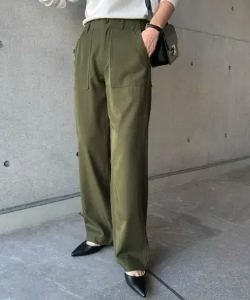카키 와이드 팬츠 M 사이즈 포켓 부착