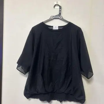 시스루 소매 벌룬 실루엣 블랙 상의