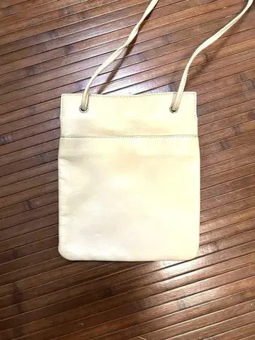아이보리 사선 가케 백