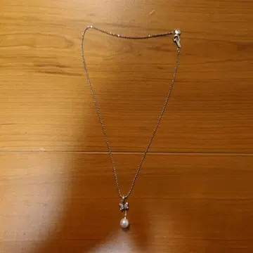나비 모티브 진주 펜던트 목걸이