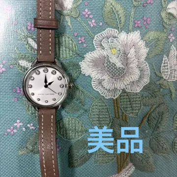 MARC BY MARC JACOBS 쿼츠 시계 실버/베이지
