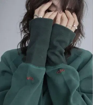 [ 익명 배송 ] VACANCY 로고 자수 숏 기장 트레이닝복 그린