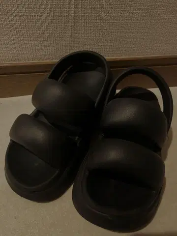 블랙 스포츠 샌들 이중 스트랩