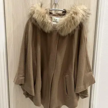 GRACE CONTINENTAL 베이지 케이프 코트