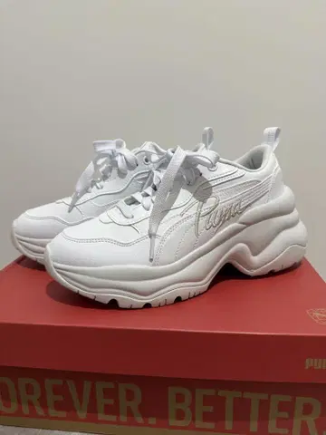 PUMA 시리아 웨지 스니커즈 시착만 한 상품