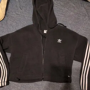 adidas 후드 부착 블랙 크롭 후드티 L 사이즈