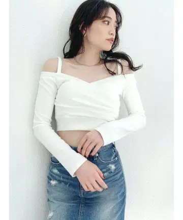GYDA 카슈쿨 디자인 오프숄더 tops