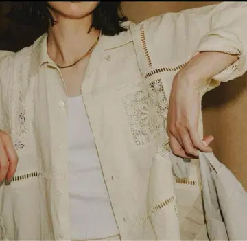 Freada 레이스 자수 패치워크 셔츠 프리다
