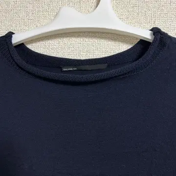 GALERIE VIE 네이비 오부 소매 니트