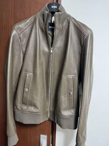 BOSS 브라운 인조 가죽 자켓