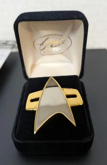 STARTREK 스타트렉 배지 골드 faf 디자인