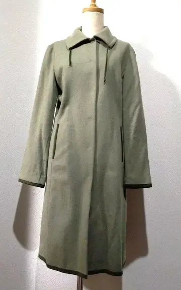 올리브 그린 롱 코트