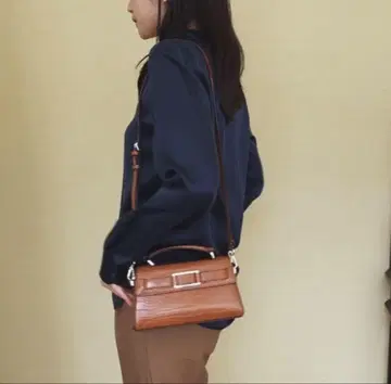 [ 새상품급 ] ZARA 악어 무늬 브라운 숄더백