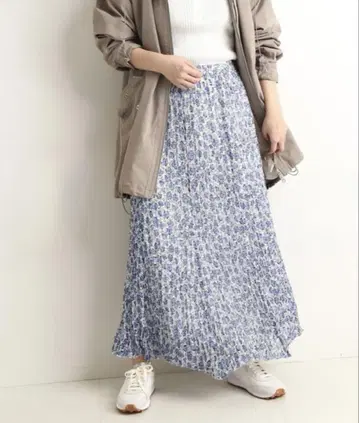 새상품급 슬로브 이에나/플리츠 플레어 스커트