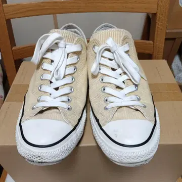 Converse ChuckTaylor 코듀로이 size 8 1/2