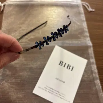 BIBI 파란색 꽃 모티브 헤어밴드