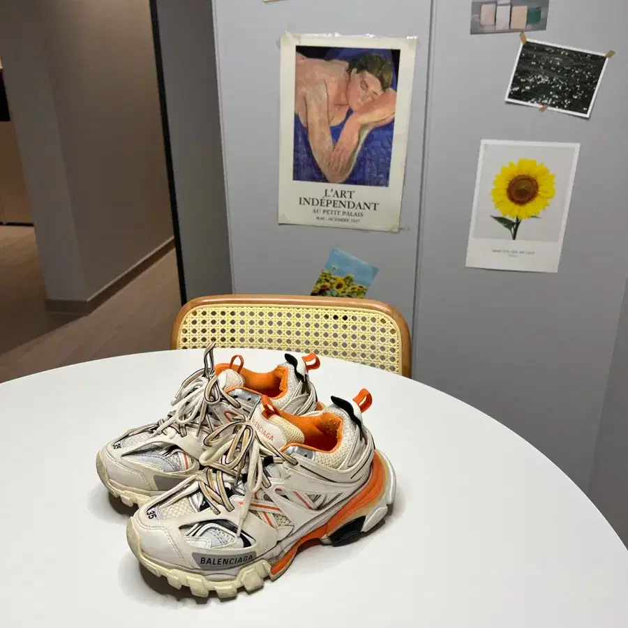 발렌시아가 트랙 화이트/오렌지 35사이즈