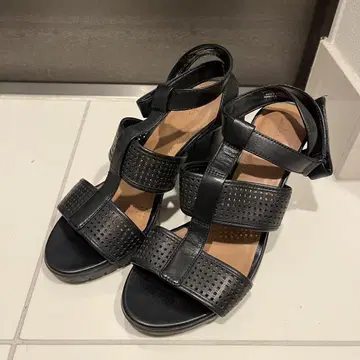 clarks 샌들
