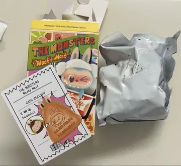 THE MONSTERS Wacky Mart 샌드위치