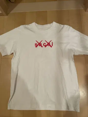 sacai 사카이 KAWS 카우스 T셔츠 화이트