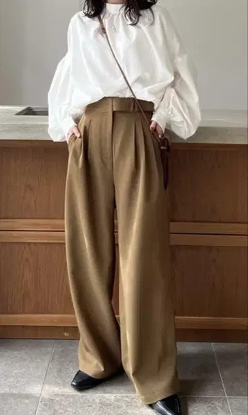 새상품급 hinari 와이드 팬츠 S 사이즈 히나리 브라운