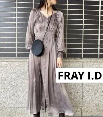 새상품급 FRAY I.D 데콜테 다이아 넥 새틴 턱 원피스 M 핑크
