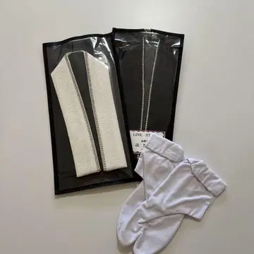 성인식 화이트 블랙 실버 레이어드 카라