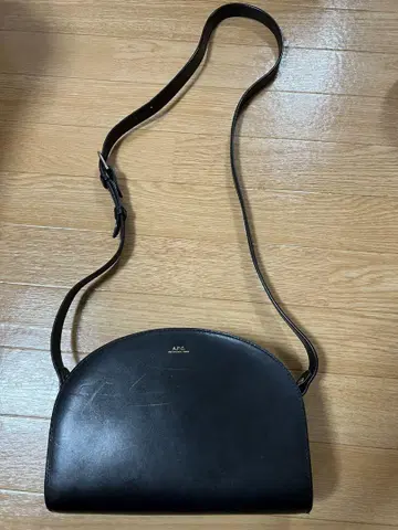블랙 가죽 숄더백