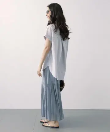 SALOON / 라메 백 턱 반팔 셔츠