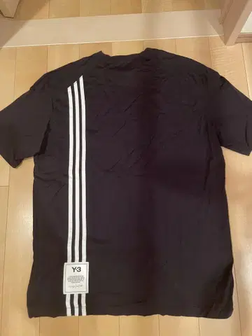 Y-3 블랙 T셔츠 M 사이즈 스트라이프 디자인