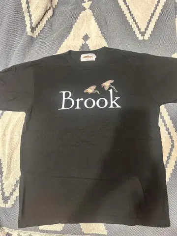 새상품급 Brook 브룩 그래픽 T셔츠 m사이즈