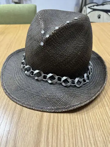 MISAHARADA 브라운 햇 금속 체인 포함!