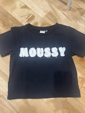 moussy T셔츠