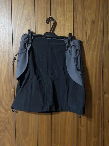 ojos 사이드 포켓 미니 스커트