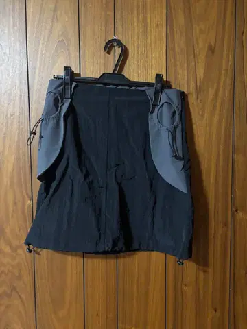 ojos 사이드 포켓 미니 스커트