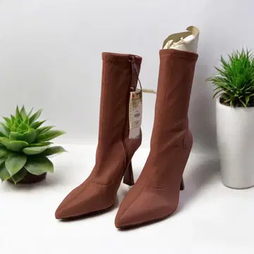 유카치님 ZARA 스트레치 원단 앵클힐 부츠 24/5cm