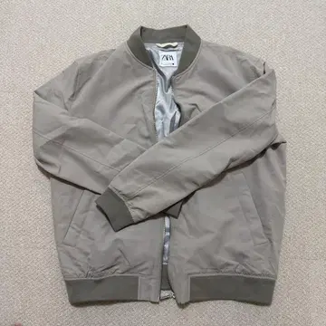 ZARA 베이지 봄버 자켓 M 사이즈