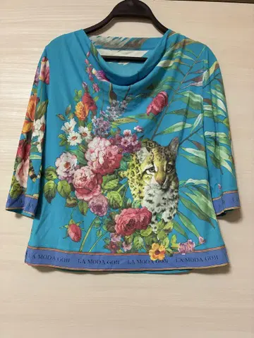 이타리야 LA MODA GOJI 꽃과 레오파드 프린트 티셔츠