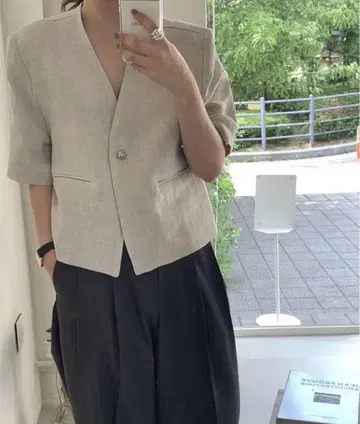 크림색 반팔 테일러드 자켓