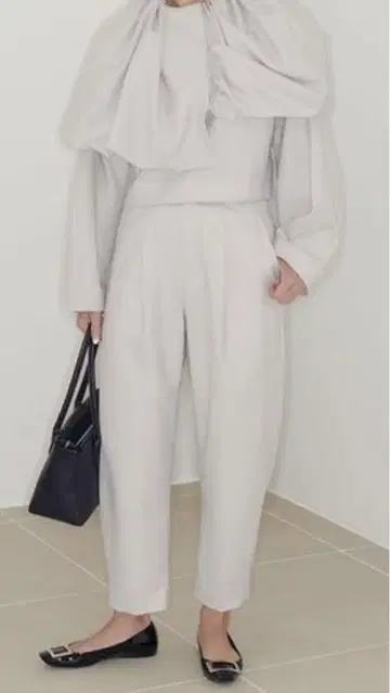새상품 금자 아야 콜라보 emmi 에미 풀오버