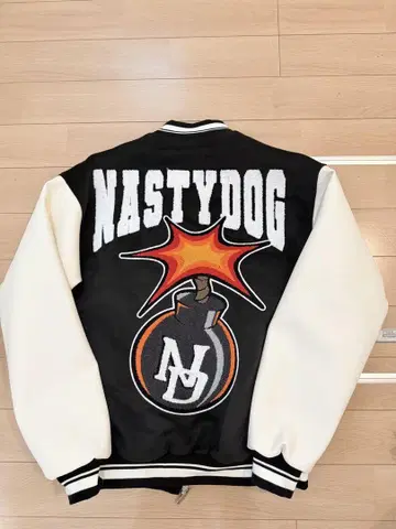 NASTYDOG 바시티 자켓 블랙/화이트
