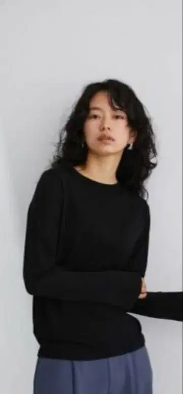 [ 시착만 한 상품 ] STYLEMIXER 슬릿 슬리브 시어 탑 블랙