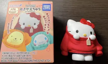 새상품 산리오 옷 갈아입는 중 피규어 헬로키티