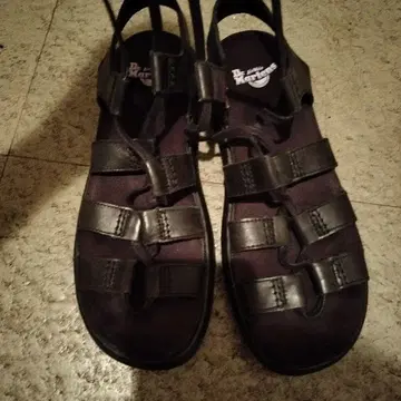 Dr. Martens AirWair 샌들 블랙