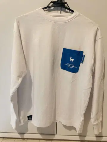 TNOC 파이터즈 콜라보 화이트 긴팔 T셔츠 포켓 부착