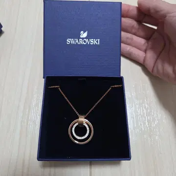 SWAROVSKI 로즈 골드 목걸이