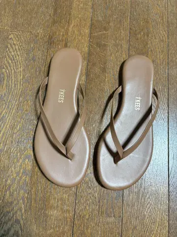 TKEES 샌들