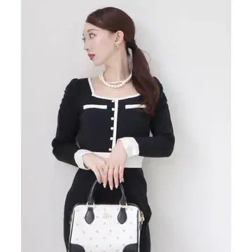 로얄 파티 배색 버튼 니트 원피스