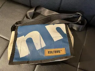 KULTBAG 메신저 백 파랑/화이트
