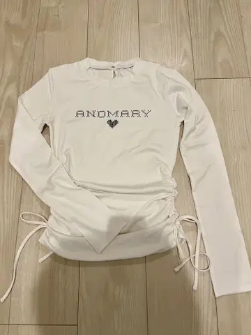 andmary Dot mary 로고 탑스 화이트